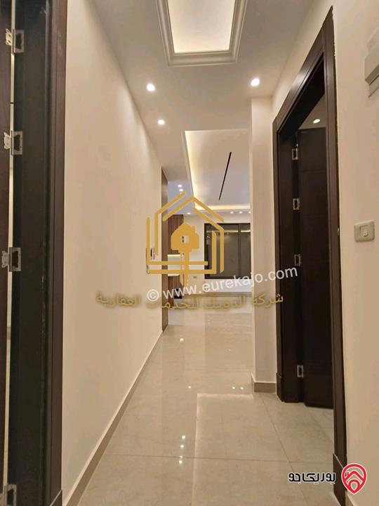 شقة جديدة لم تسكن طابق ارضي مساحة 180م داخلي و 70م خارجي للايجار في عمان - طريق المطار 