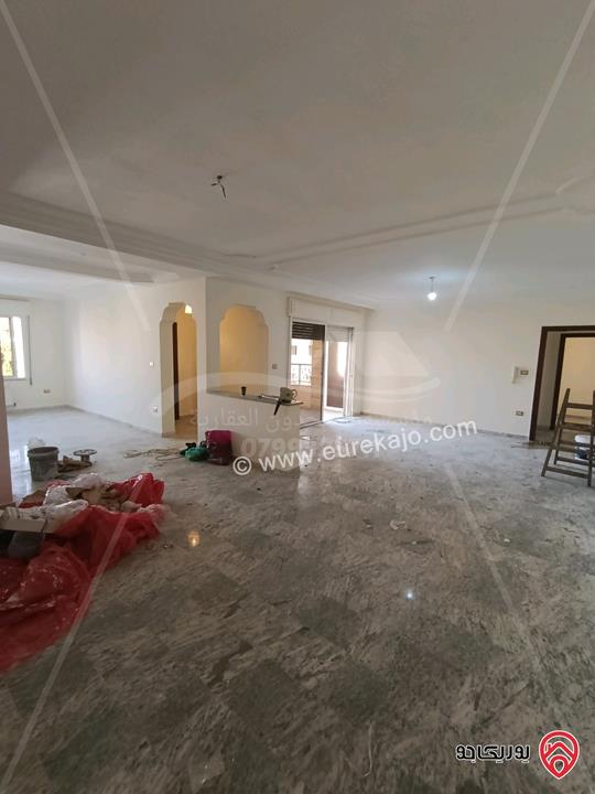 شقة فارغة طابق ثاني مساحة 200م للايجار في عمان - خلدا 