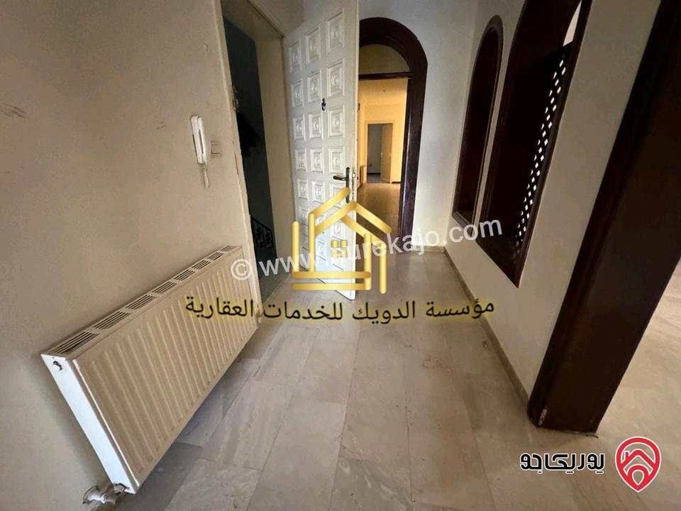 شقة فارغة طابق اول مساحة 206متر للإيجار في عمان - حي الروابي 