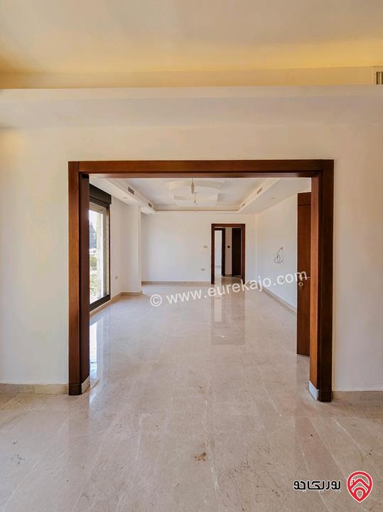 شقة سوبر ديلوكس جديدة - طابقية - مساحة 223م طابق أول للبيع في عمان - دير غبار