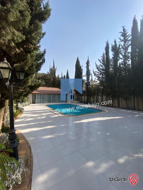 فيلا مستقلة فاخرة مساحة 700م على ارض 1 دونم و 350م للبيع في عمان - أم السماق الشمالي قرب التلاوي وخلف السنترو 