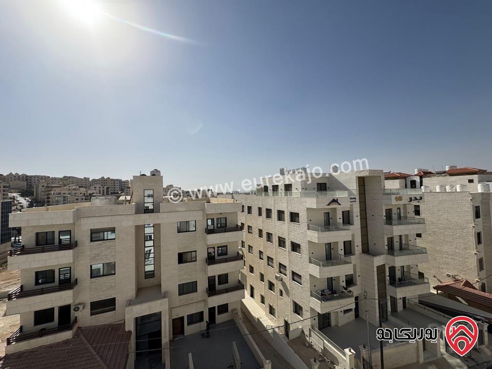 شقة طابق أخير مع روف مساحة 200م + 50م ترس خارجي للبيع في عمان - أبو نصير  