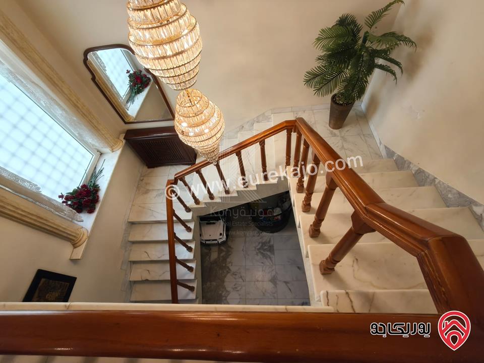 فيلا متلاصقة مميزة مساحة 350م على أرض 520م للبيع في عمان - تلاع العلي