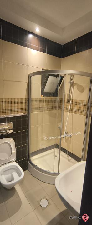 شقة مساحة 218م طابق ثاني للبيع في عمان - خلدا 