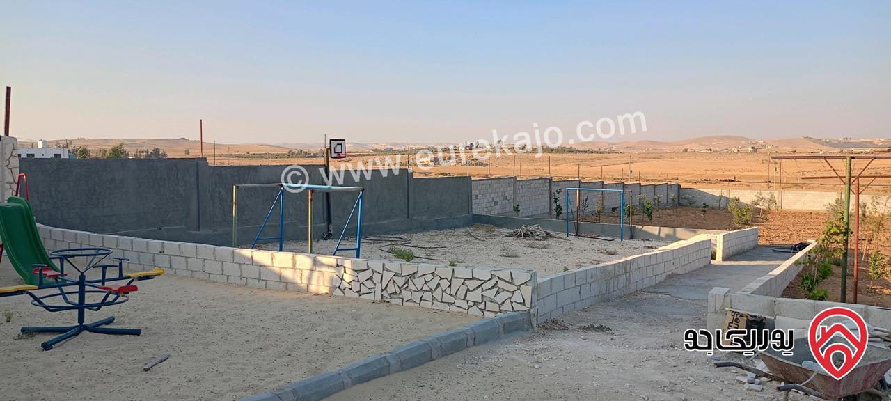 مزرعة مساحة الأرض 3400م والبناء 120م للبيع في المفرق 