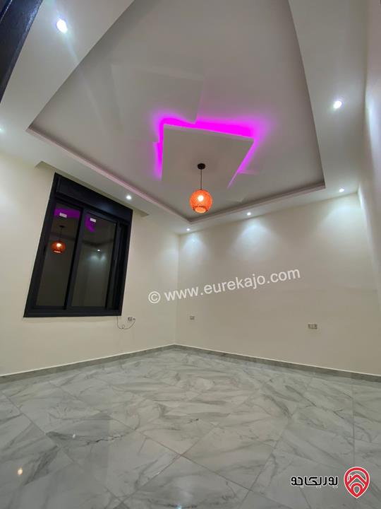 شقة مميزة طابق ثالث مع روف دوبلكس مساحة 198م مع ترس واسع 60م بمدخل مستقل للبيع في عمان - شفا بدران/ ابو نصير، دوار البحرية