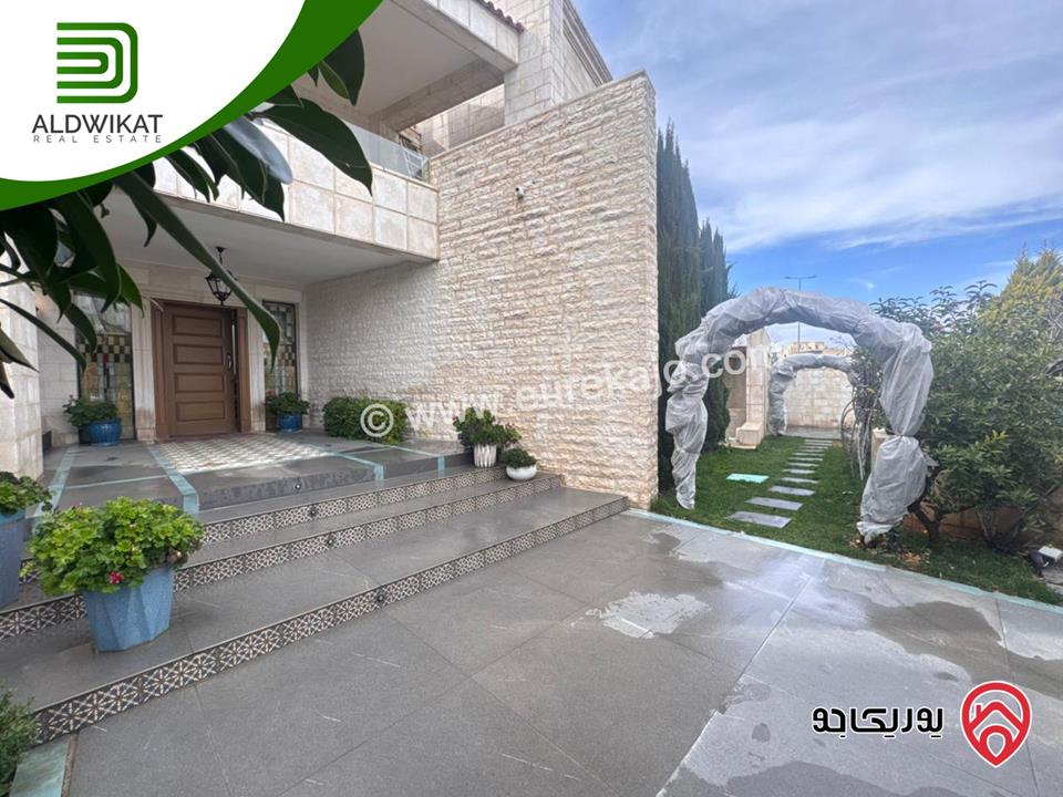 فيلا فاخره مفروشه مستقلة للبيع في عمان - دابوق مساحة البناء 800م ، الارض 770م ، الحديقة 200م والترس 200م