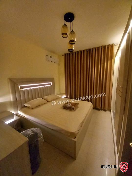 شقة مفروشة سوبر ديلوكس مساحة 120م داخلي و 100م خارجي للايجار في عمان - الجاردنز 