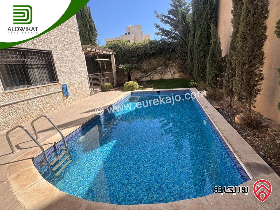 فيلا متلاصقة للبيع او للايجار في عبدون قرب الاسفاره الامريكيه مساحة الارض 500م ومساحة البناء 700م ومساحة الحديقة 200م موقع مميز واطلالة خلابة منطقة فلل واصل جميع الخدمات 