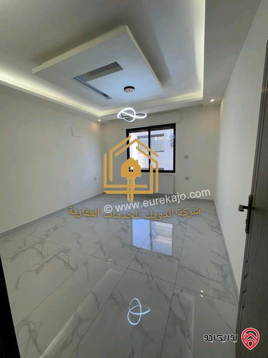 شقة دوبلكس لم تسكن طابق ثالث مع روف مساحة 215م للايجار في عمان - طريق المطار 