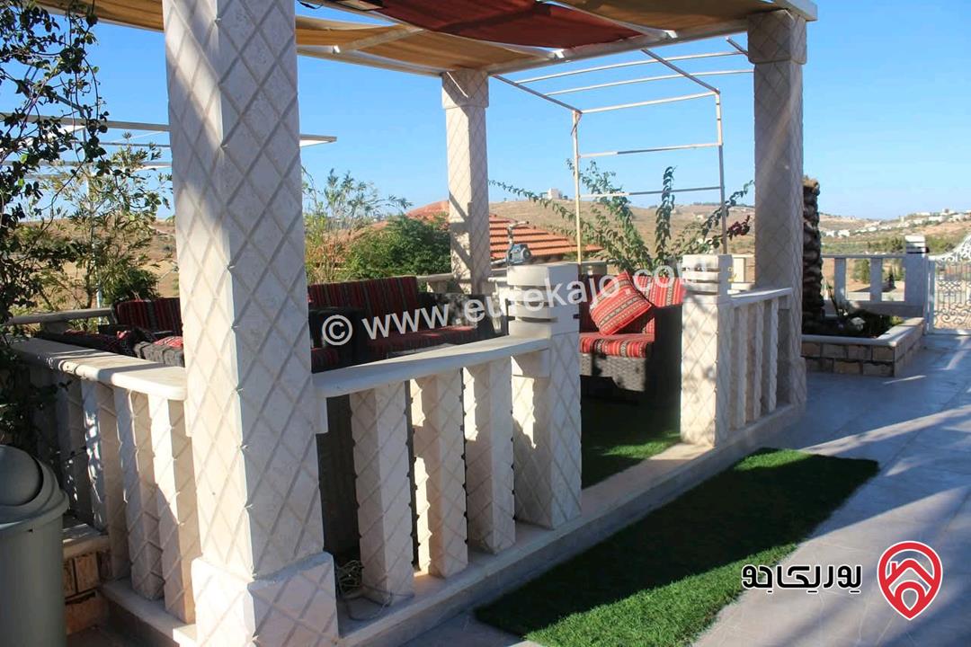 مزرعة مساحة البناء 220م على أرض 3400م مجهزة بالكامل للبيع داخل كومباوند خاص في المفرق