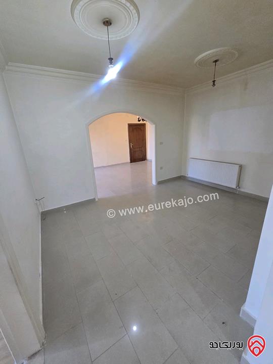 شقة فارغة طابق رابع مساحة 160م للايجار في عمان - ضاحية الرشيد 