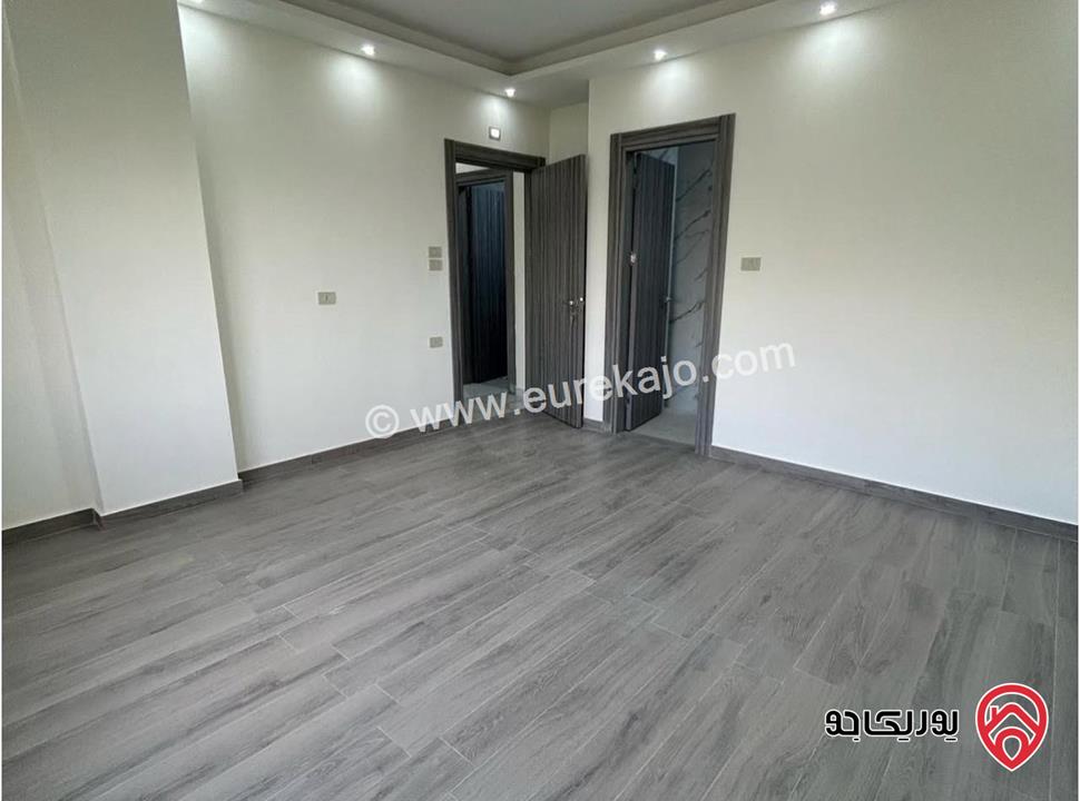 شقة طابق ثالث دوبلكس مساحة 205م للبيع في عمان - الجبيهة ام زويتينة