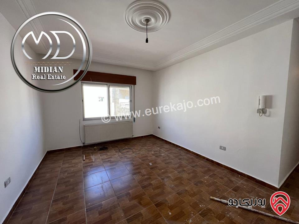 شقق فارغة للايجار في عمان - الرابية مساحة 195م تشطيب سوبر ديلوكس اطلالة جميلة بسعر مميز