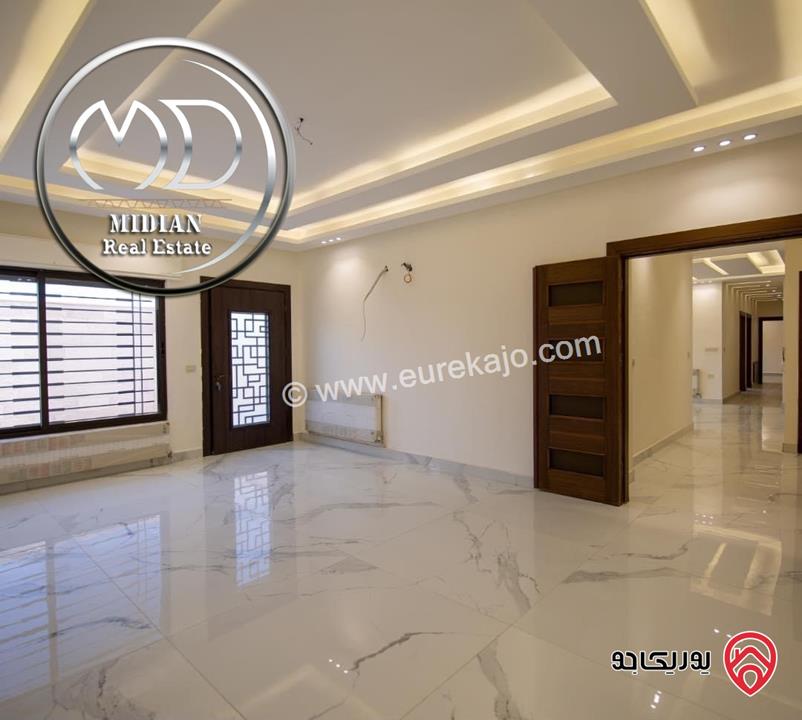 شقة شبه ارضي جديدة للبيع خلدا مساحة 230م مع ترس و حديقة 200م تشطيبات سوبر ديلوكس بسعر مميز جداً 