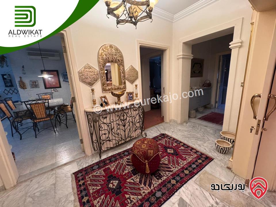 فيلا مفروشة مستقلة للبيع في عمان - ديرغبار مساحة الارض 1000 م مساحة البناء 1050 م