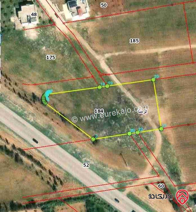 قطعة أرض مساحة 1 دونم و 700م للبيع في اربد - الرمثا قريبة من دائرة ترخيص السيارات 