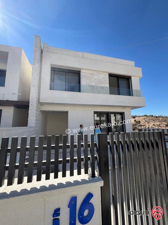 فيلا مع مسبح خاص مساحة 700م على أرض 500م للبيع في عمان - دابوق من المالك مباشرة