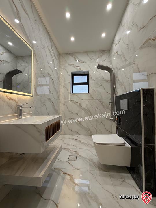 شقة طابق ارضي مساحة 170م مع ترس وكراج 100م للبيع في عمان - ضاحية الاستقلال