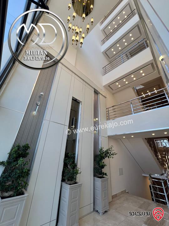 شقق فاخرة للبيع في عمان - ضاحية النخيل مساحات 225م تشطيبات وديكورات عصرية اطلالة جميلة جديدة لم تسكن