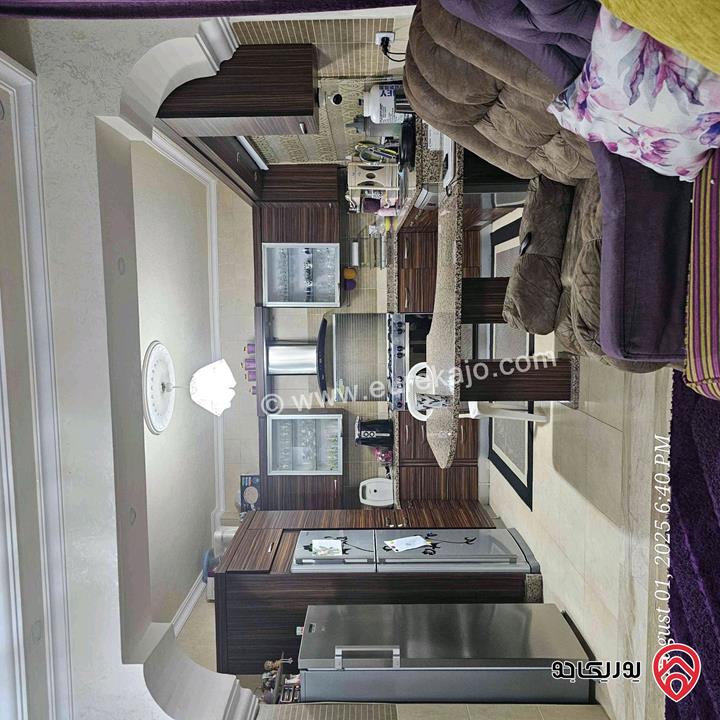 شقة مميزة شبه أرضية مساحة 150م داخلي و 80م خارجي للبيع في عمان - ضاحية الرشيد من المالك مباشرة