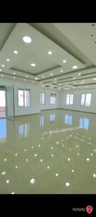 فيلا مساحة 1300م على أرض 1200م للبيع في عمان - الجبيهة 