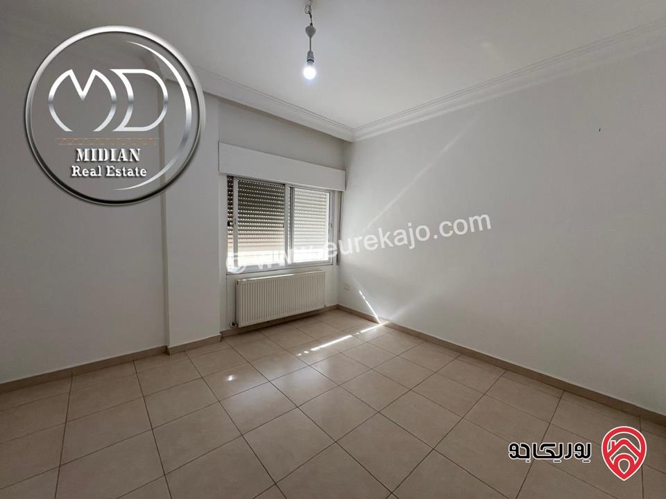 شقة شبه ارضي للبيع في عمان - ضاحية الرشيد مساحة 240م جديدة لم تسكن بسعر مميز جداً