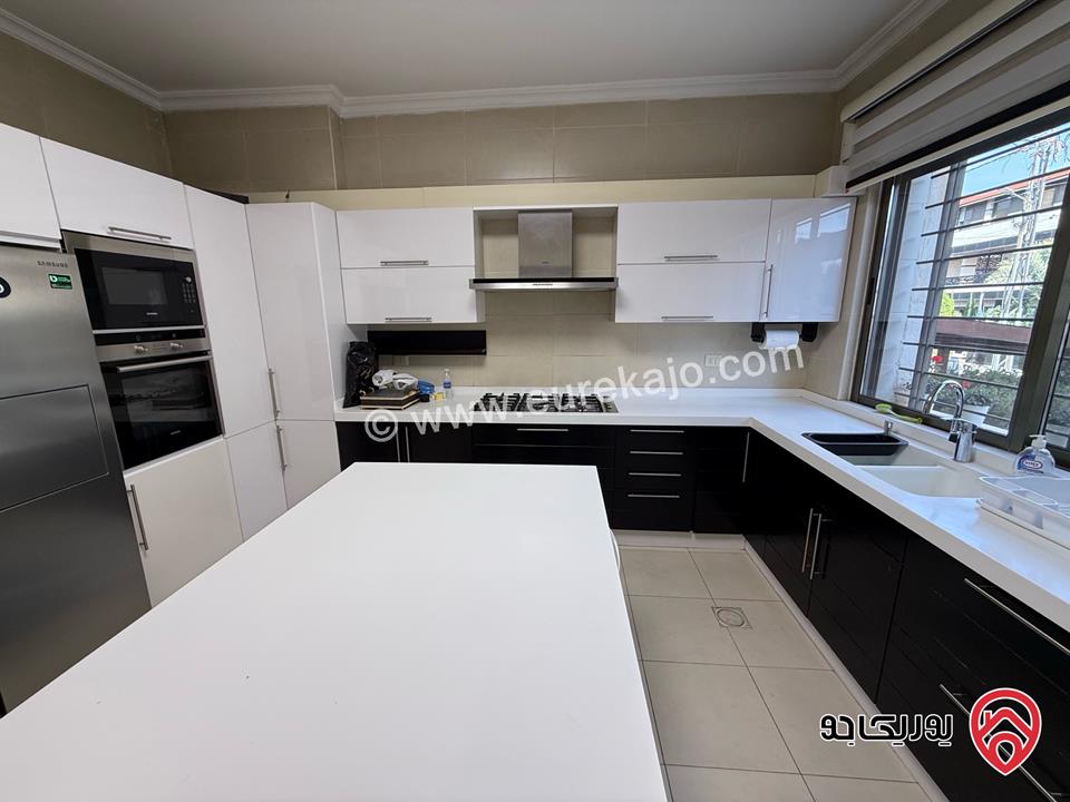 شقة ارضية مساحة 204م داخلي و 120م خارجي للبيع في عمان - الصويفية