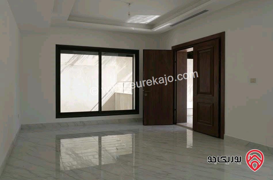 شقة دوبليكس طابق اخير مع رووف مساحة 450م للبيع في عمان - خلدا