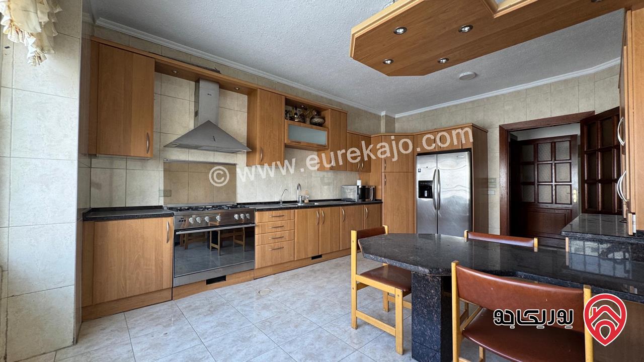 Unfurnished 4 Bedroom Apartment 300 Sqm for rent in Amman - 5th Circle
