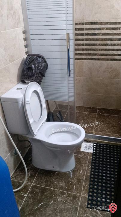 شقة طابق ثالث من جهة و -1 من جهة مساحة 170م للبيع في عمان - ربوة عبدون