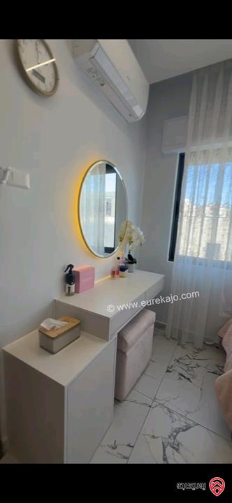 شقة طابق ثاني مساحة 205م للبيع في عمان - خلدا