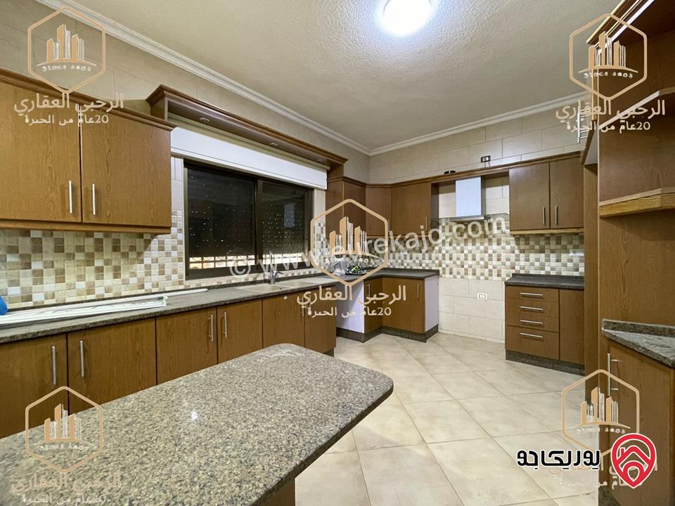 شقة فارغة أرضية مساحة 200م للايجار في عمان - الرابية