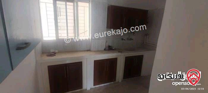 شقة طابق اول مساحة 120م للايجار في الزرقاء - شارع الملك عبدالله