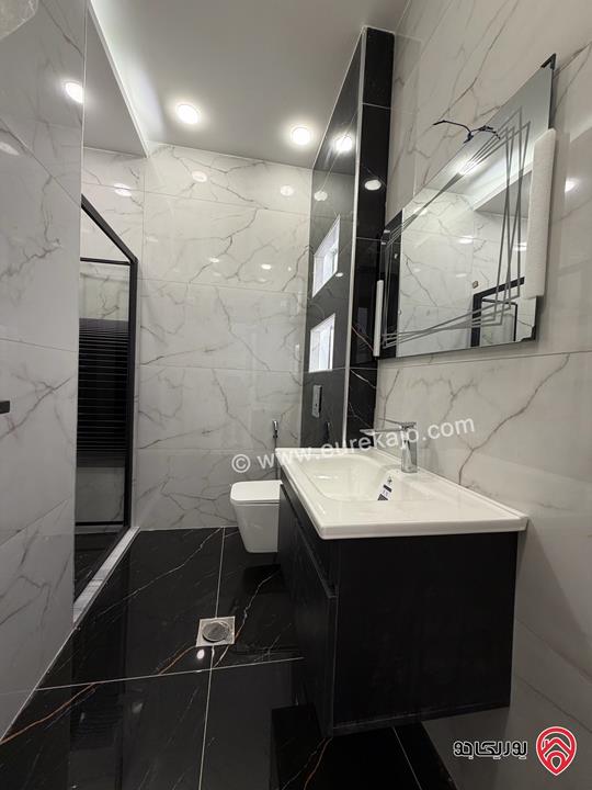 شقة شبه ارضي مساحة 160م مع ترس وحديقة 100م للبيع في عمان - البنيات 