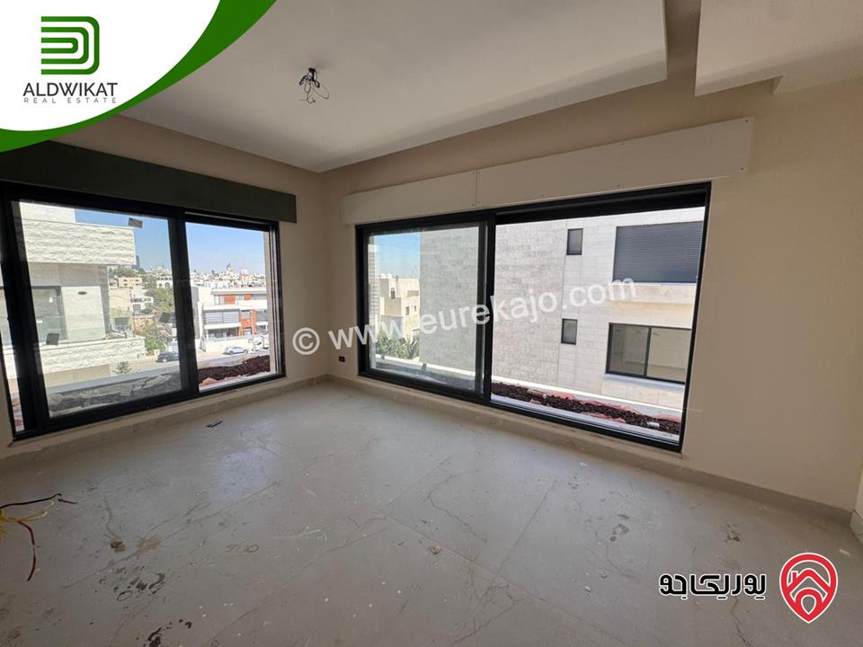 فيلا متلاصقة للبيع في عمان - عبدون مساحة الارض 400م ومساحة البناء 500م موقع مميز