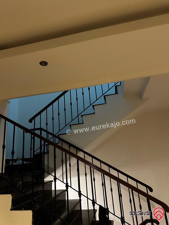 فيلا مساحة 600م على أرض 1 دونم للبيع في عمان - دابوق