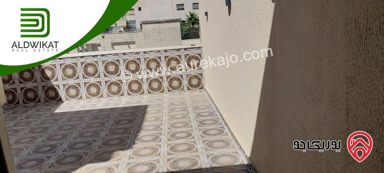  شبه فيلا متلاصقة مفروشة للبيع في عمان - ام السماق مساحة الارض 150م ومساحة البناء 180م بسعر مغري 