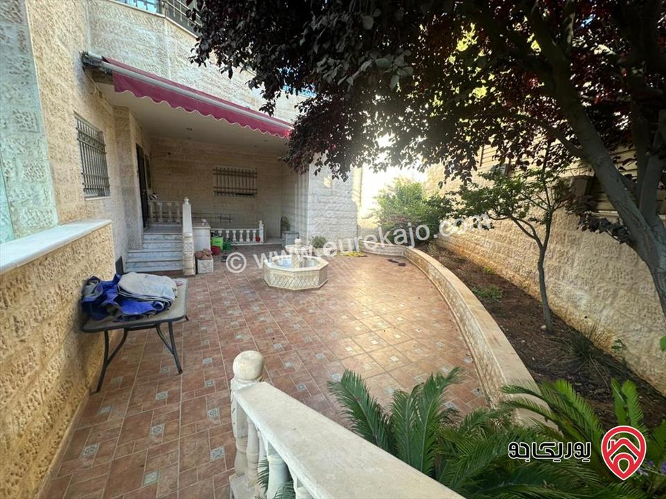 شقة دوبلكس ارضي منسوب مساحة 300م داخلي و 250م خارجي فاخرة للبيع في عمان - خلدا