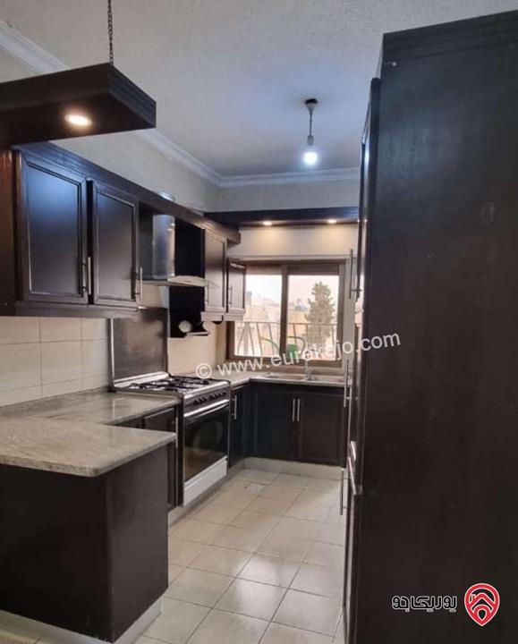 شقة فارغة مساحة 140م للإيجار في عمان - منطقة السابع 