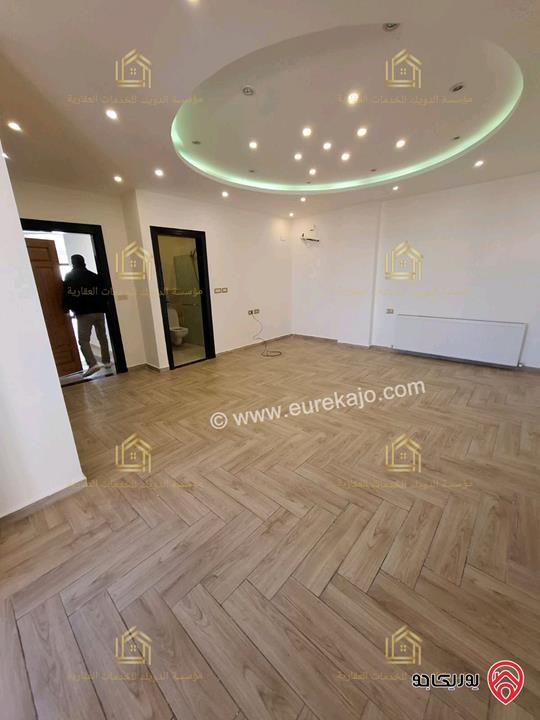 شقة فارغة طابق ثاني من فيلا مساحة 100م للايجار في عمان - دابوق 