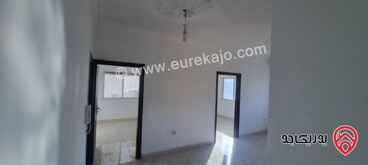 شقة مميزة مساحة 115م طابق ثالث للبيع في عمان - ام نوارة ضاحية الفاروق بالقرب من دوار البنزين من المالك مباشرة 