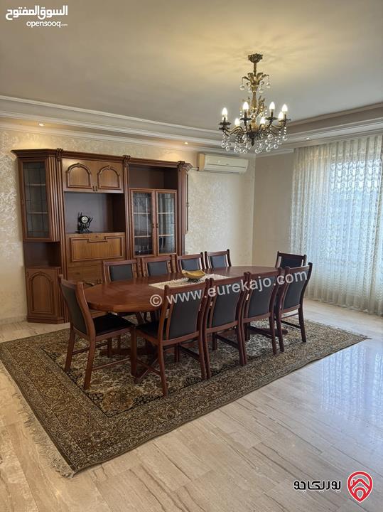 شقة مفروشة طابق ثالث مساحة 375م للايجار في عمان - الرابية