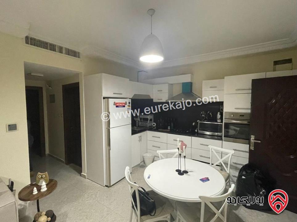 شقة مفروشة راقية مساحة 95م طابق ثالث للإيجار في عمان - ام السماق وبسعر مخفض من المالك مباشرة وللعائلات فقط