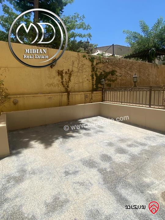 شقة أرضية دوبلكس للبيع في عمان - ضاحية النخيل مساحة 275م مع ترس و حديقة 200م تشطيبات سوبر ديلوكس بسعر مميز