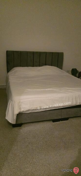 شقة ارضية مساحة 155م ويوجد إضافات 50م مبني حديقة وتراسات 200م للبيع في عمان - الجاردنز