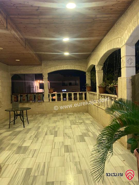 منزل مساحة 220م على أرض 435م للبيع في الزرقاء - ضاحية مكة 