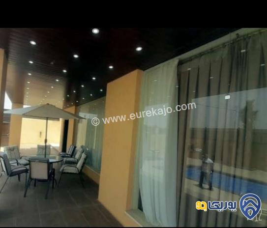 شاليه مساحة الأرض 500م ومساحة البناء 200م للبيع في الزرقاء - الكمشة 