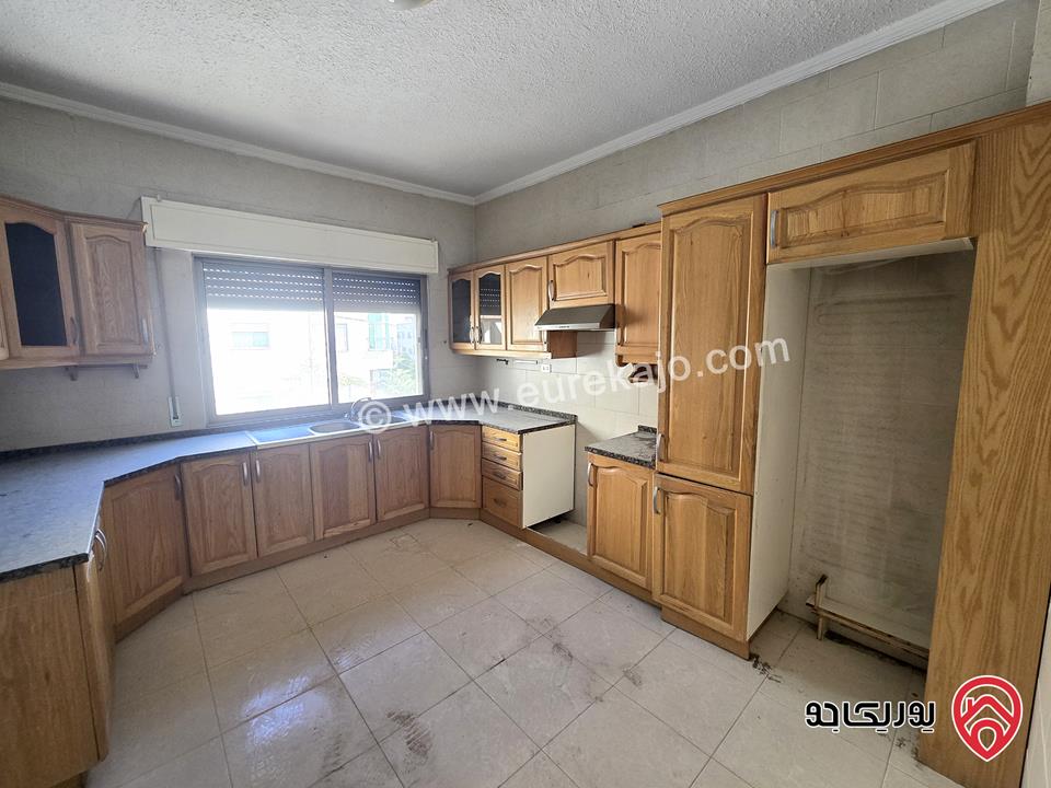 شقة مساحة 175م طابق ثاني للبيع بسعر مميز في عمان - الرابية