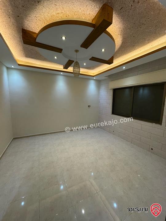 شقة ارضية مساحة 189م داخلي و 100م خارجي للإيجار في عمان - مرج الحمام 